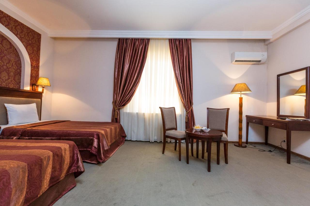 Avicenna Hotel Boukhara Extérieur photo