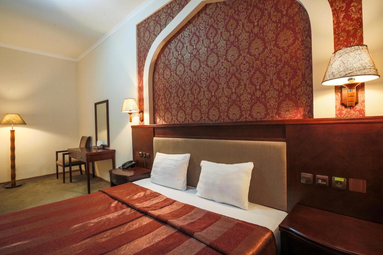 Avicenna Hotel Boukhara Extérieur photo